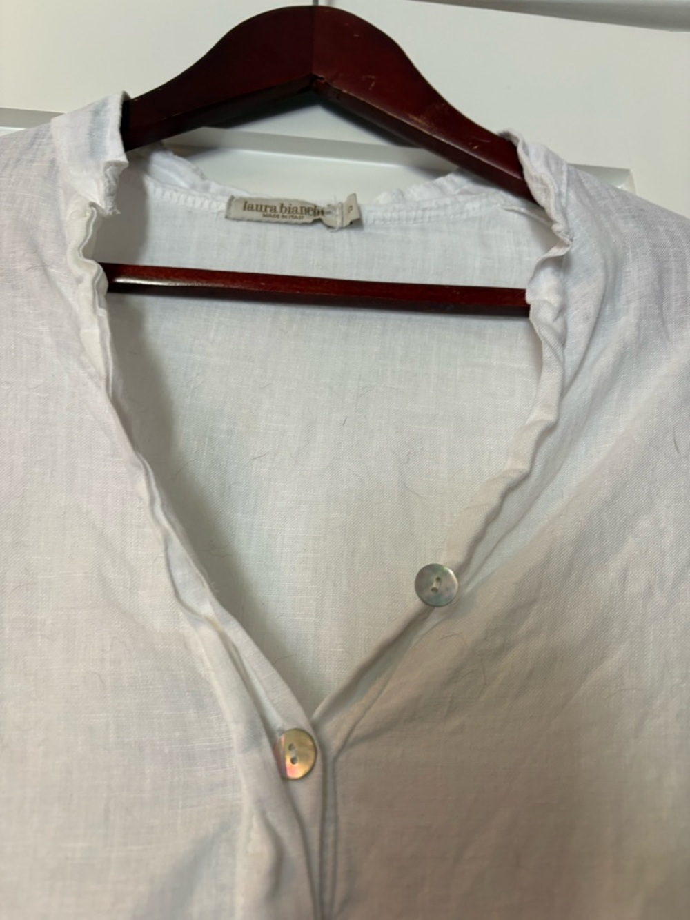 Relaxed White Linen V-Neck Tunic Top - Picture 2 of 3